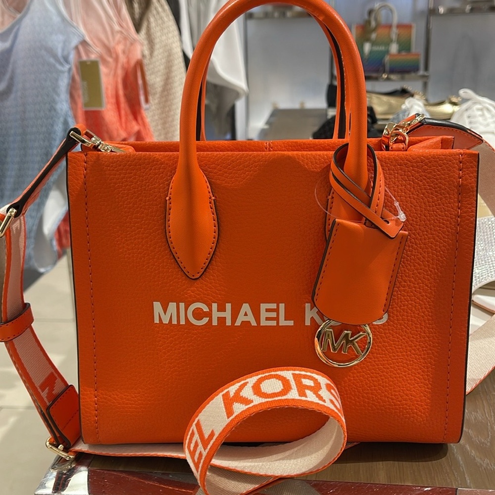 Michael Kors Mirella Small Pebbled Leather Shopper Top Zip Crossbody XBODY
Poppy - Picture 12 of 16